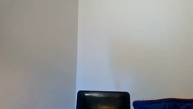 Snapshot of Behla_rouseh chatting on 03/01/25, 11:04 Behla rouseh online show from 03/01/25, 11:04