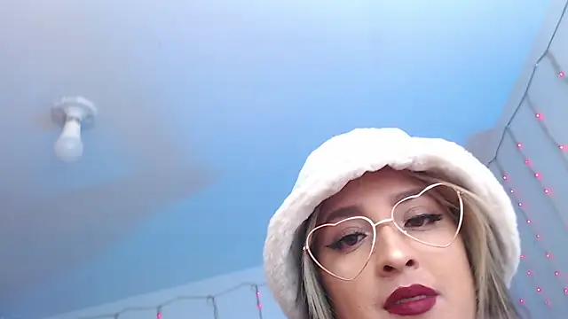 sapphire lilac online show from 03/10/25, 01:34