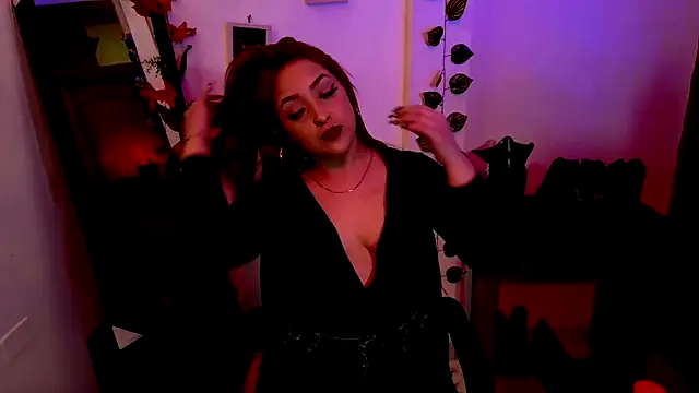 sapphire lilac online show from 12/17/25, 12:16