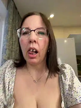 Snapshot of B_Bonya_m chatting on 12/14/24, 05:29 B Bonya m online show from 12/14/24, 05:29