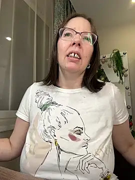 Snapshot of B_Bonya_m chatting on 01/11/25, 04:16 B Bonya m online show from 01/11/25, 04:16