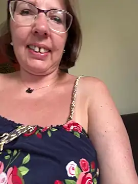 Snapshot of B_Bonya_m chatting on 02/12/25, 02:45 B Bonya m online show from 02/12/25, 02:45