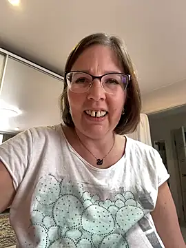 Snapshot of B_Bonya_m chatting on 03/05/25, 11:06 B Bonya m online show from 03/05/25, 11:06