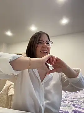 B Bonya m online show from 11/17/25, 04:18