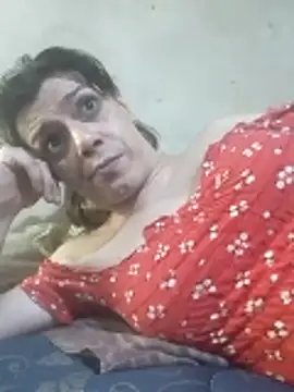 Snapshot of miaparcel chatting on 12/15/25, 12:15 miaparcel online show from 12/15/25, 12:15