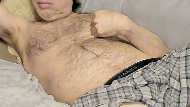 Snapshot of MidwestDadbod chatting on 10/13/25, 01:55 MidwestDadbod online show from 10/13/25, 01:55