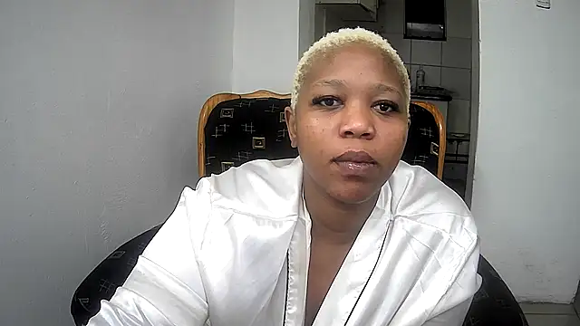 GoldenPussyXOXO online show from 04/04/26, 11:46