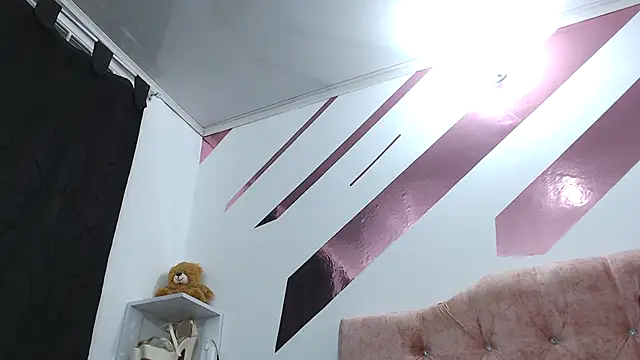 Snapshot of Kitten_Hot_ chatting on 09/10/25, 10:26 Kitten Hot online show from 09/10/25, 10:26