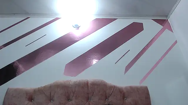 Snapshot of Kitten_Hot_ chatting on 09/27/25, 01:32 Kitten Hot online show from 09/27/25, 01:32