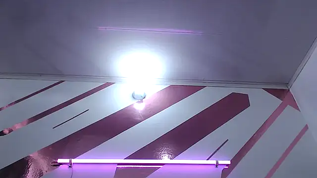 Snapshot of Kitten_Hot_ chatting on 12/02/25, 06:25 Kitten Hot online show from 12/02/25, 06:25