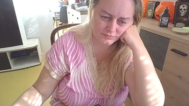 Meliss Official9 online show from 10/29/25, 12:51