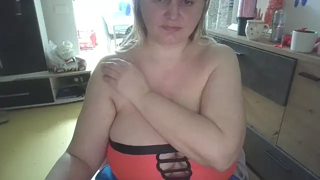Snapshot of Meliss_Official9 chatting on 04/12/26, 08:58 Meliss Official9 online show from 04/12/26, 08:58