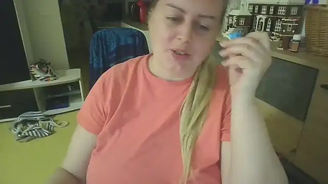 Snapshot of Meliss_Official9 chatting on 05/02/26, 07:52 Meliss Official9 online show from 05/02/26, 07:52