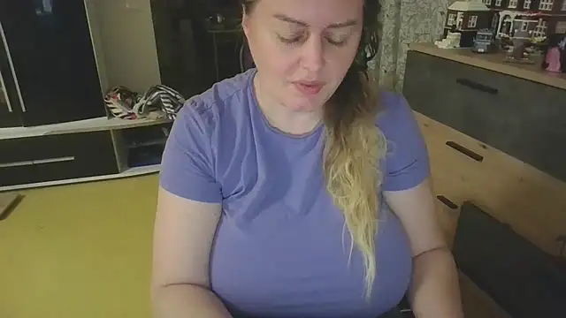 Snapshot of Meliss_Official9 chatting on 05/07/26, 07:08 Meliss Official9 online show from 05/07/26, 07:08