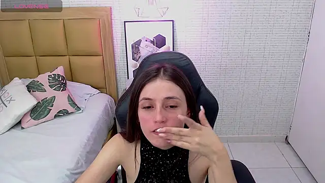 MAGNOLEROY online show from 01/22/25, 07:34