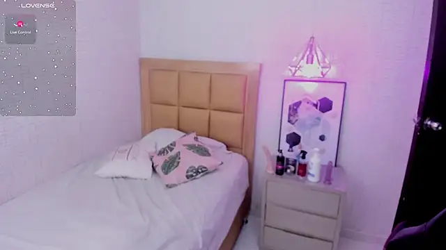 MAGNOLEROY online show from 01/29/25, 07:43