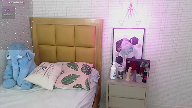 MAGNOLEROY online show from 01/30/25, 10:19