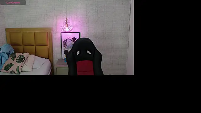 MAGNOLEROY online show from 02/07/25, 07:49