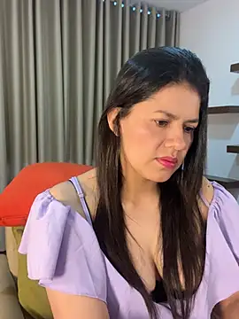 Snapshot of Alice_Biel chatting on 12/26/24, 09:47 Alice Biel online show from 12/26/24, 09:47