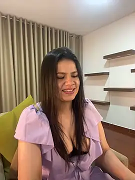 Snapshot of Alice_Biel chatting on 01/03/25, 02:32 Alice Biel online show from 01/03/25, 02:32