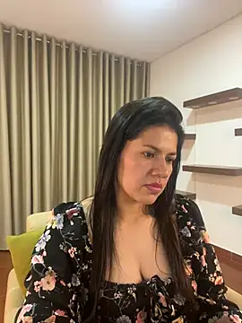 Snapshot of Alice_Biel chatting on 01/19/25, 11:32 Alice Biel online show from 01/19/25, 11:32