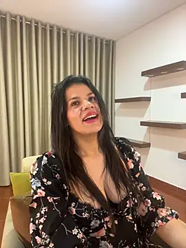 Snapshot of Alice_Biel chatting on 01/20/25, 02:32 Alice Biel online show from 01/20/25, 02:32