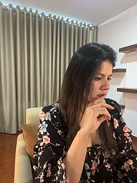 Snapshot of Alice_Biel chatting on 01/21/25, 09:36 Alice Biel online show from 01/21/25, 09:36