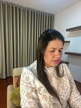 Snapshot of Alice_Biel chatting on 02/01/25, 10:55 Alice Biel online show from 02/01/25, 10:55