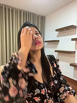 Snapshot of Alice_Biel chatting on 02/08/25, 01:22 Alice Biel online show from 02/08/25, 01:22