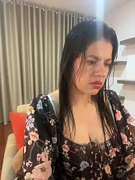 Snapshot of Alice_Biel chatting on 02/10/25, 10:51 Alice Biel online show from 02/10/25, 10:51