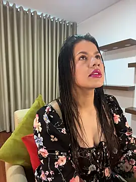 Snapshot of Alice_Biel chatting on 02/16/25, 02:21 Alice Biel online show from 02/16/25, 02:21