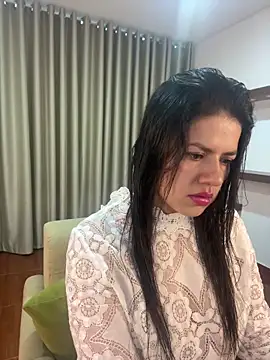 Snapshot of Alice_Biel chatting on 02/23/25, 01:10 Alice Biel online show from 02/23/25, 01:10