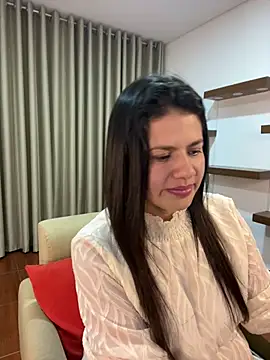 Snapshot of Alice_Biel chatting on 02/26/25, 12:49 Alice Biel online show from 02/26/25, 12:49