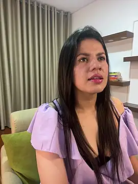 Snapshot of Alice_Biel chatting on 03/01/25, 10:42 Alice Biel online show from 03/01/25, 10:42