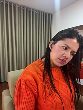 Snapshot of Alice_Biel chatting on 03/10/25, 11:10 Alice Biel online show from 03/10/25, 11:10