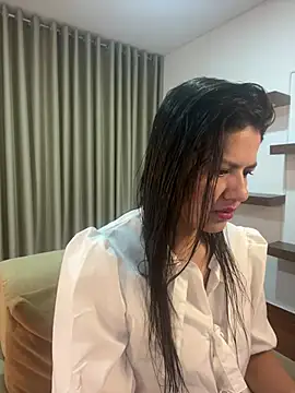 Snapshot of Alice_Biel chatting on 03/12/25, 11:09 Alice Biel online show from 03/12/25, 11:09