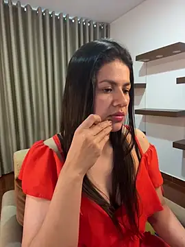 Snapshot of Alice_Biel chatting on 03/12/25, 09:03 Alice Biel online show from 03/12/25, 09:03