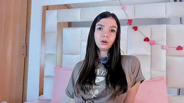 Snapshot of isabella_gomez11 chatting on 03/02/26, 11:33 isabella gomez11 online show from 03/02/26, 11:33