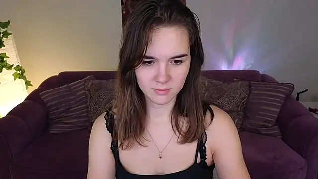 Snapshot of LindaRobertz chatting on 12/16/24, 12:15 LindaRobertz online show from 12/16/24, 12:15