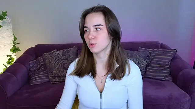 Snapshot of LindaRobertz chatting on 01/15/25, 11:21 LindaRobertz online show from 01/15/25, 11:21