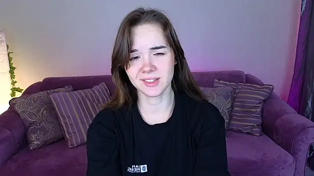 Snapshot of LindaRobertz chatting on 01/21/25, 05:49 LindaRobertz online show from 01/21/25, 05:49