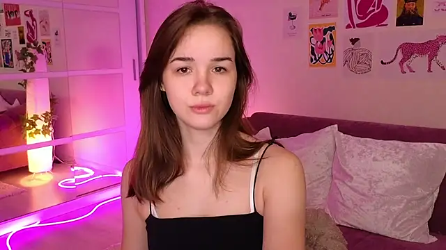 Snapshot of LindaRobertz chatting on 03/02/25, 06:05 LindaRobertz online show from 03/02/25, 06:05