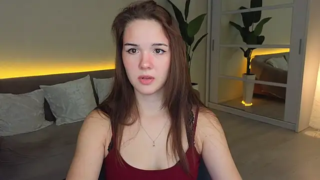 Snapshot of LindaRobertz chatting on 09/15/25, 09:04 LindaRobertz online show from 09/15/25, 09:04