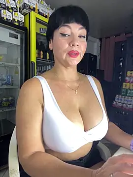 Hot beauty   online show from 05/01/26, 06:29