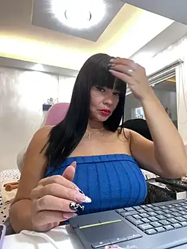 Snapshot of Hot_beauty__ chatting on 06/11/26, 03:59 Hot beauty online show from 06/11/26, 03:59