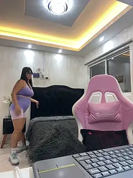 Snapshot of Hot_beauty__ chatting on 06/27/26, 12:59 Hot beauty online show from 06/27/26, 12:59