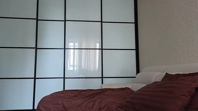Snapshot of elsa_limerence chatting on 10/31/25, 10:27 elsa limerence online show from 10/31/25, 10:27