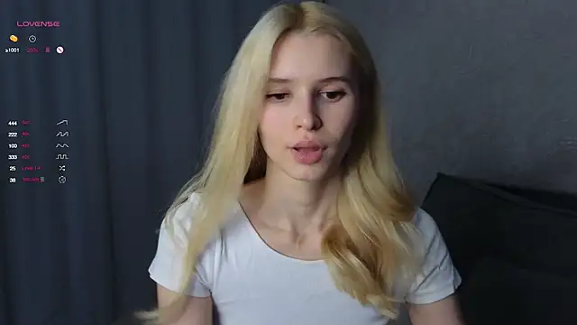 Snapshot of elsa_limerence chatting on 11/09/25, 10:35 elsa limerence online show from 11/09/25, 10:35