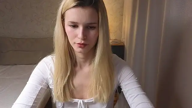 Snapshot of elsa_limerence chatting on 04/27/26, 05:11 elsa limerence online show from 04/27/26, 05:11