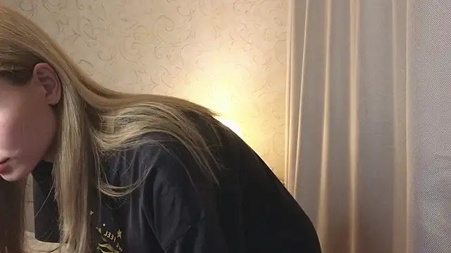 Snapshot of elsa_limerence chatting on 05/08/26, 06:13 elsa limerence online show from 05/08/26, 06:13